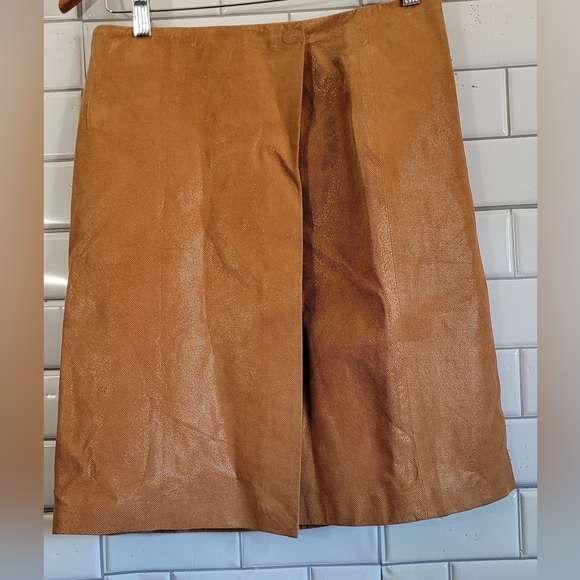 Ann Taylor Ladies 100% Leather Suede Wrap Skirt Knee Length Slight Sheen To Fabr - Picture 1 of 3